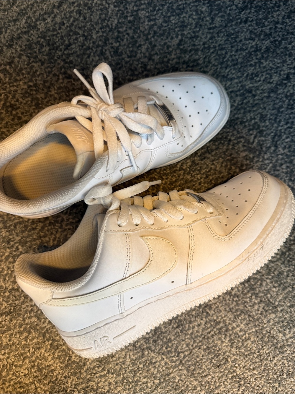 Nike Air Force 1 - White Leather Low-Top Sneakers  size 8